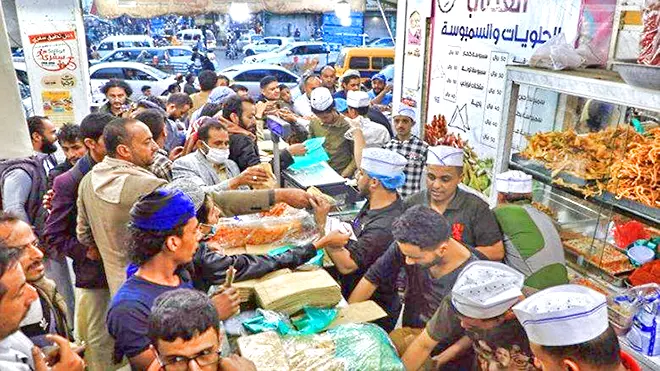 الأسعار زادت في صنعاء بنسبة 35 %... والإتاوات المتهم الأول